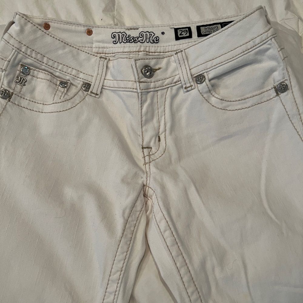 Miss Me White Capri